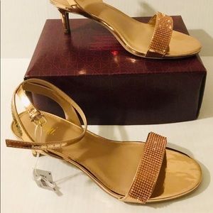 Fioni Gold Heels